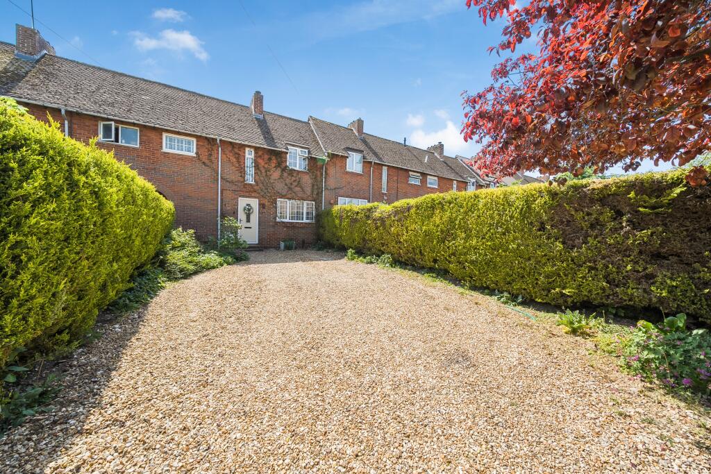 2-bed terraced on King George Road, Andover. SP10 3DH, £280,000