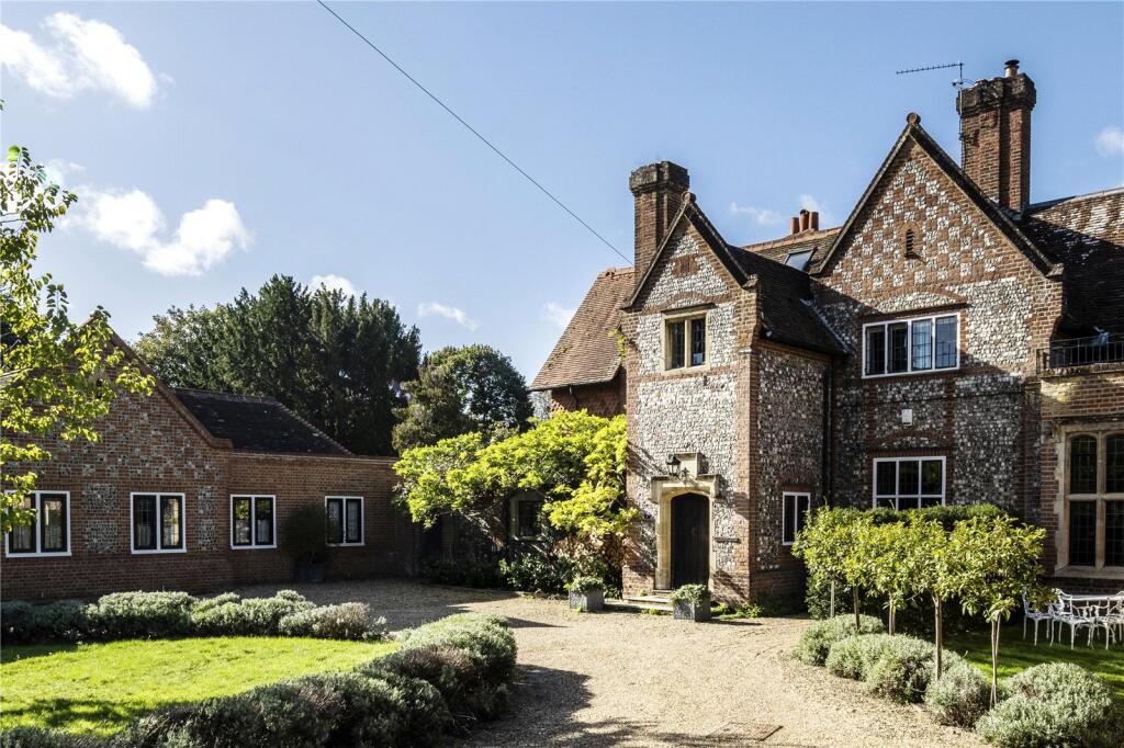 Main image of property: Henley Road, Marlow, Buckinghamshire, SL7