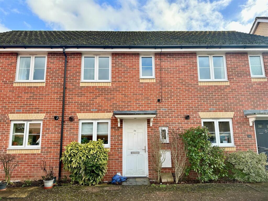 Main image of property: Woodvale Road, Farnborough