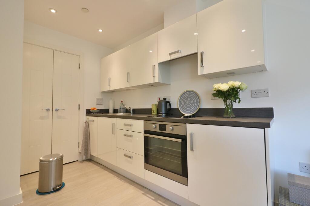 Apartment in St Albans - View 4
