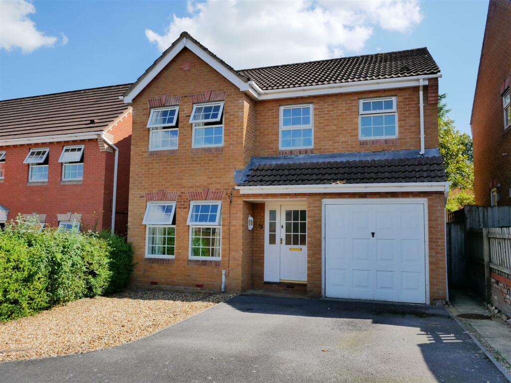 4-bed detached on Fynamore Gardens, Calne, £368,000