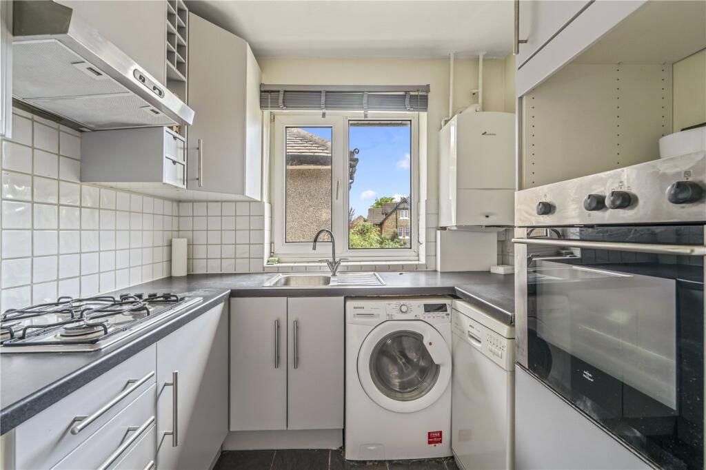 Apartment in Twickenham - More