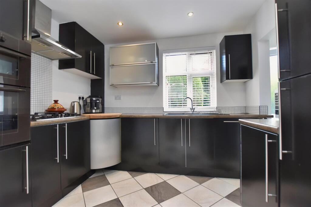 House in Wrexham, Hightown, Offa - View 6