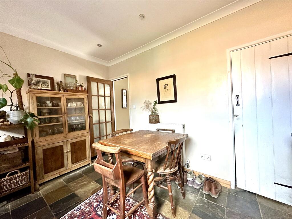 Orchard Street, Blandford Forum, Dorset, DT11 photo 4