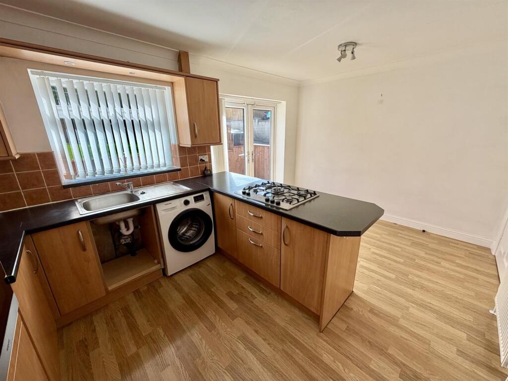 House in Wakefield - View 5