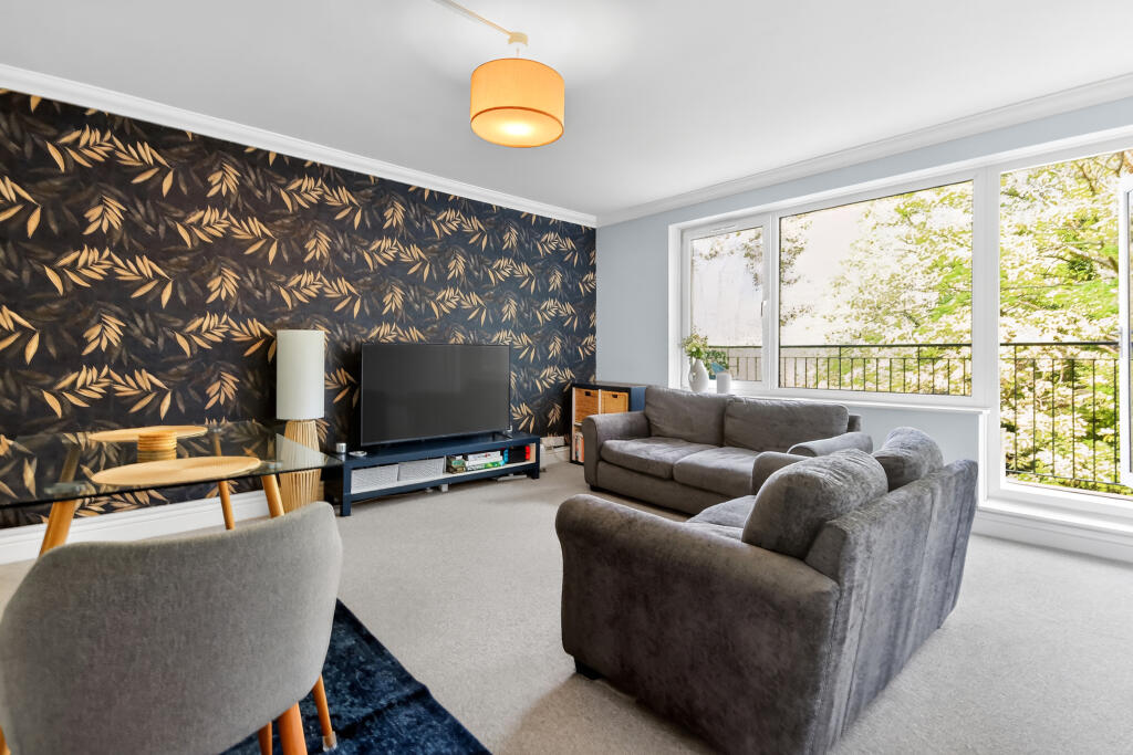 Apartment in Slough, Sunninghill and Ascot - View 4