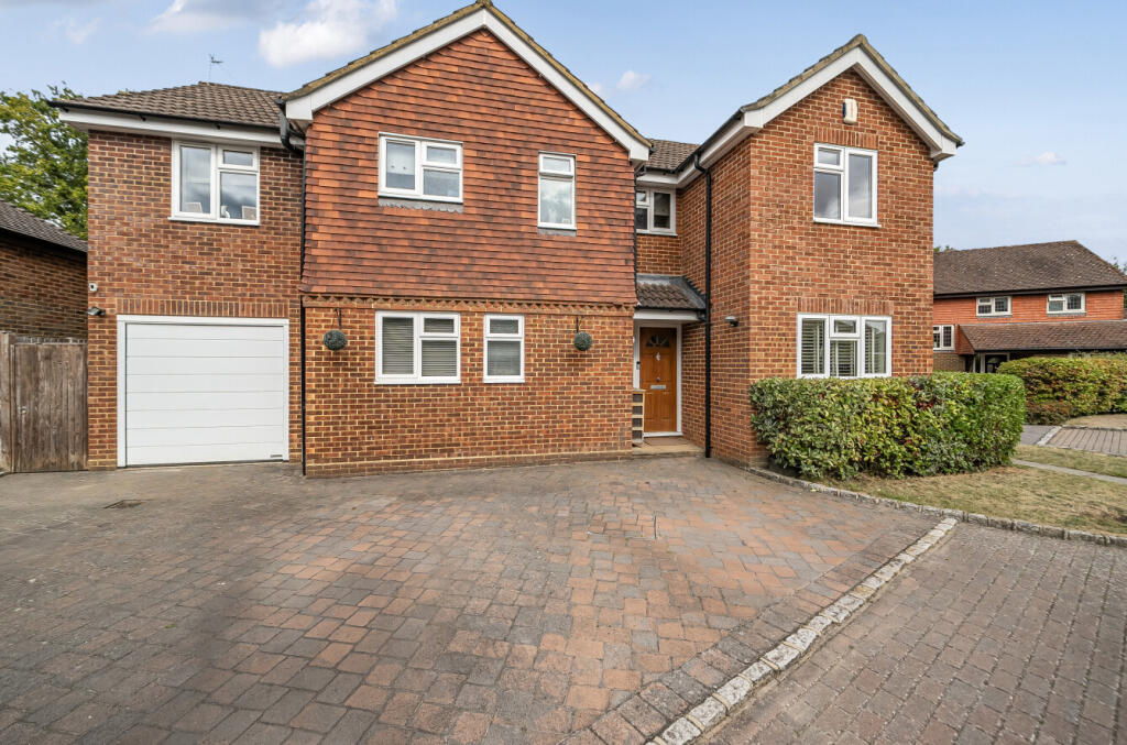 Main image of property: Rugosa Road, West End, Woking, Surrey, GU24