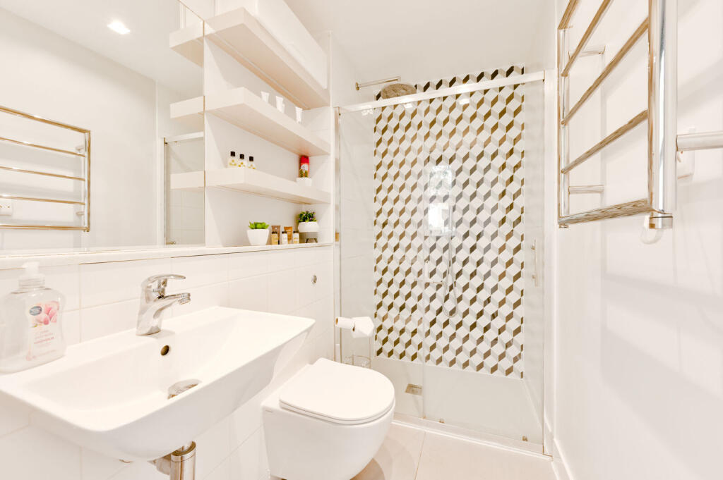 Apartment in London - View 5