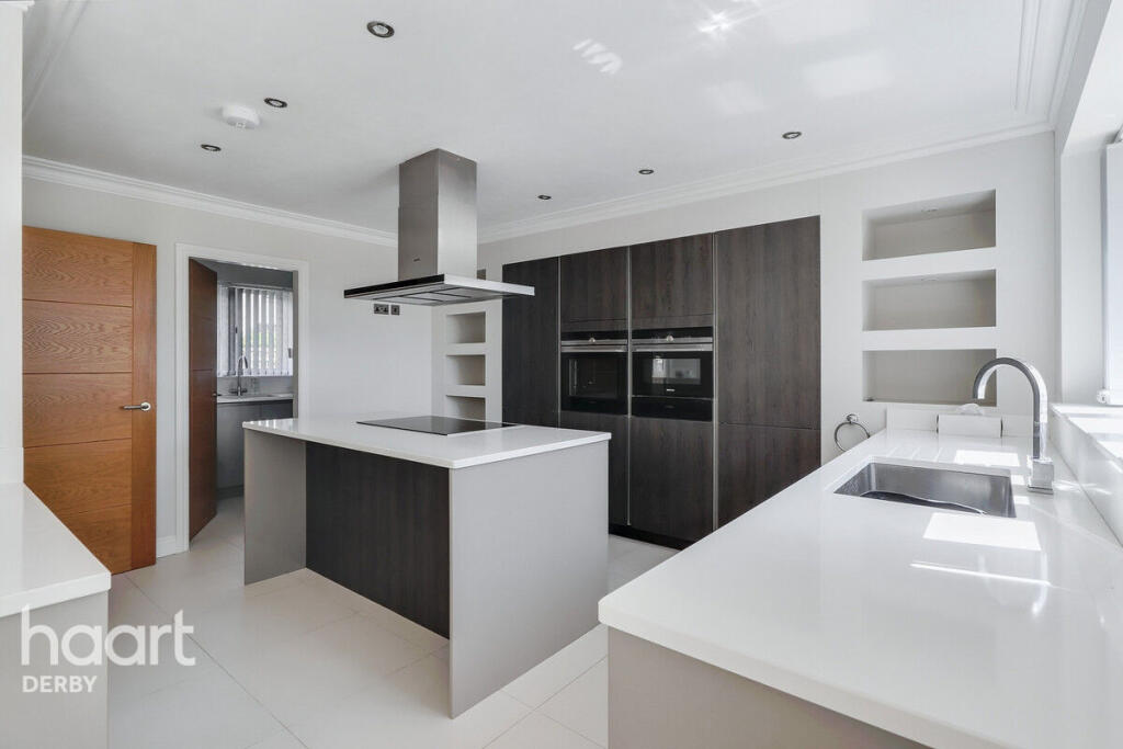 5-bed detached on 7, Darne Mews, £750,000
