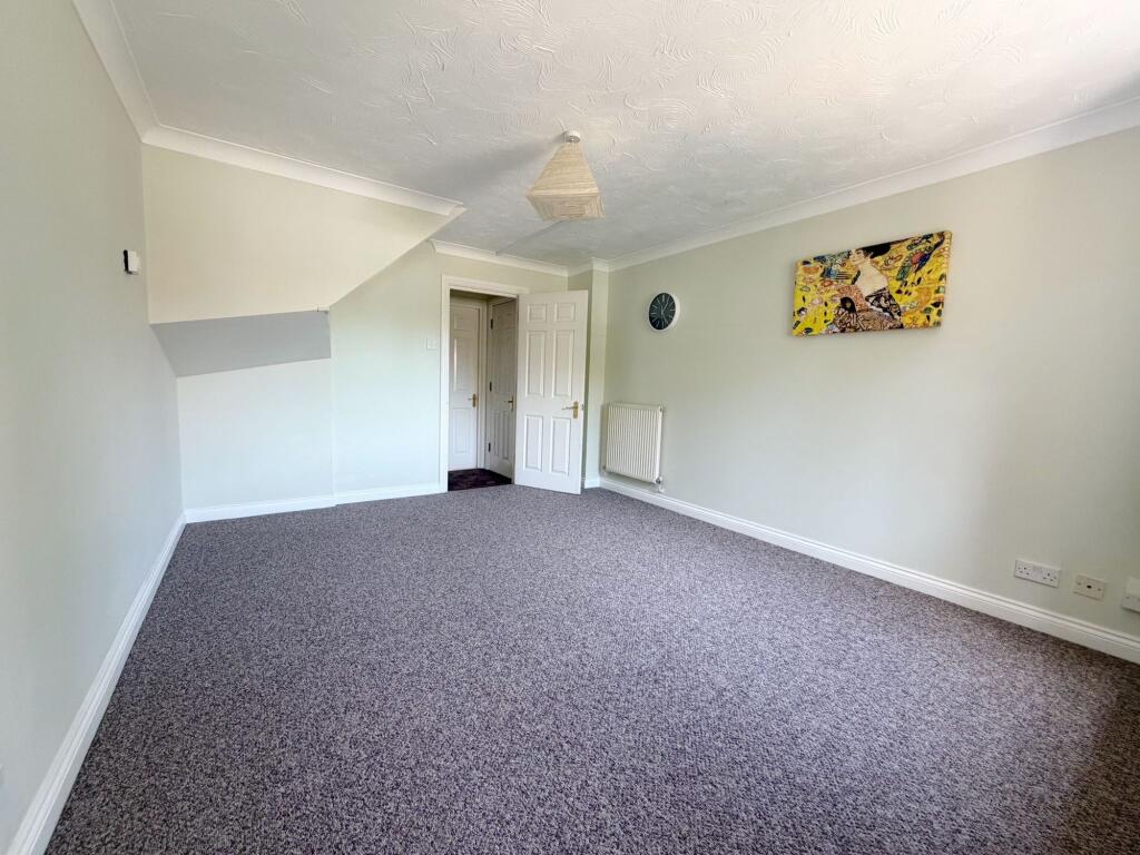 House in Bedford - View 3