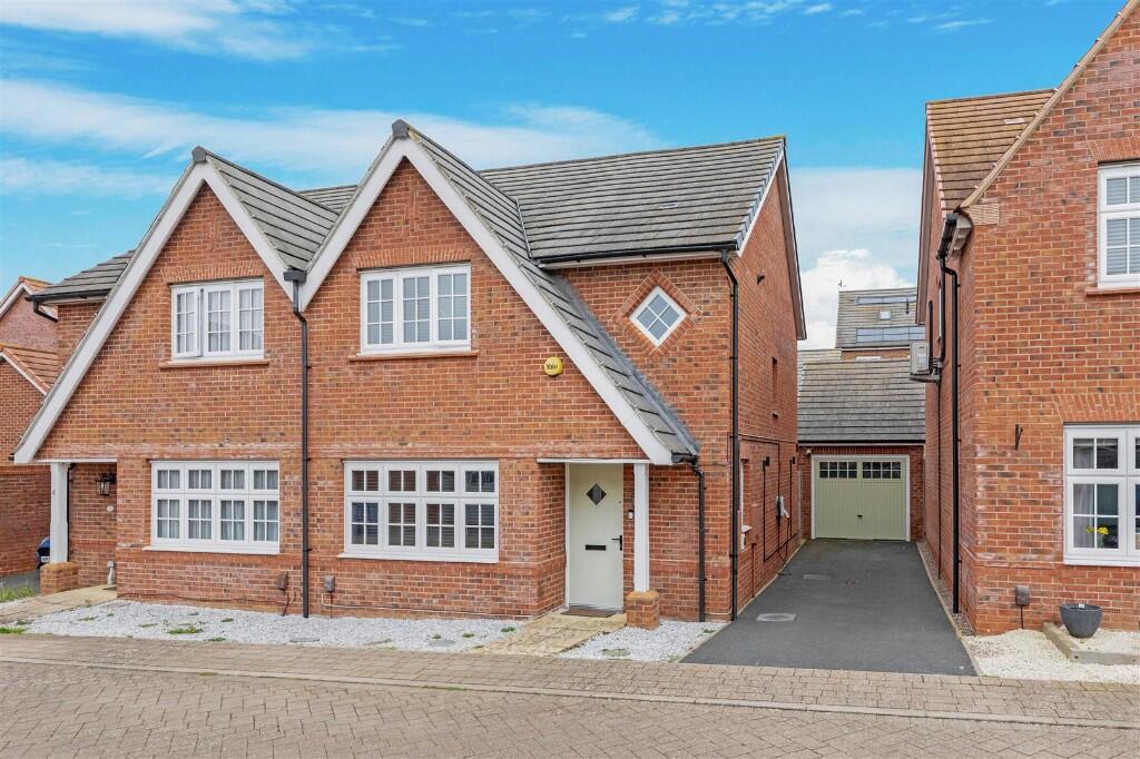 Main image of property: Mereway, Barton Seagrave, Northamptonshire, NN15