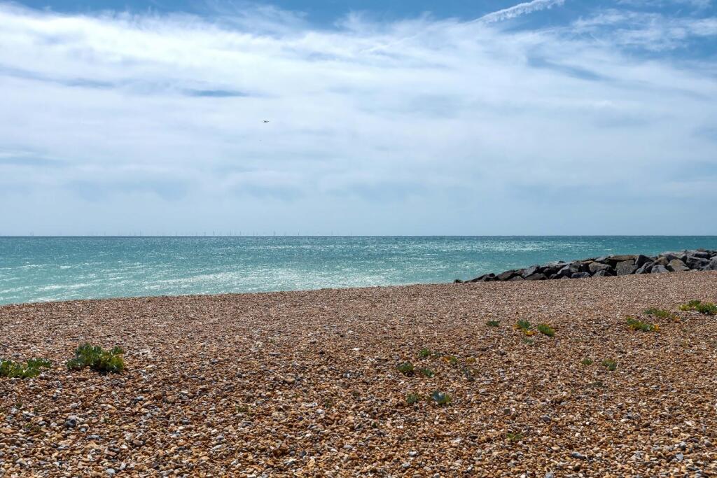 Studio house on Brighton Road, Lancing, £20,000