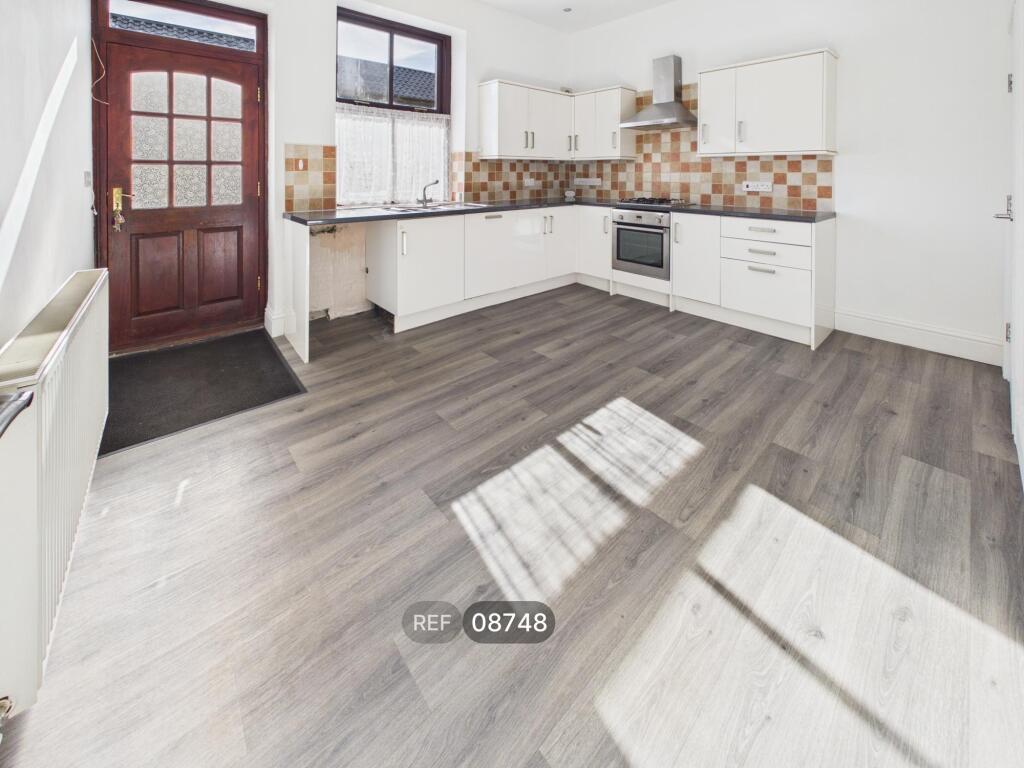 House in Leeds - View 2
