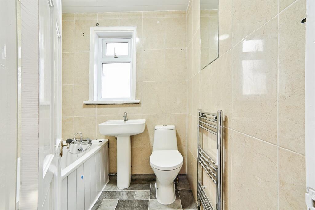 Additional image 15 of Thornbury Crescent, Bradford