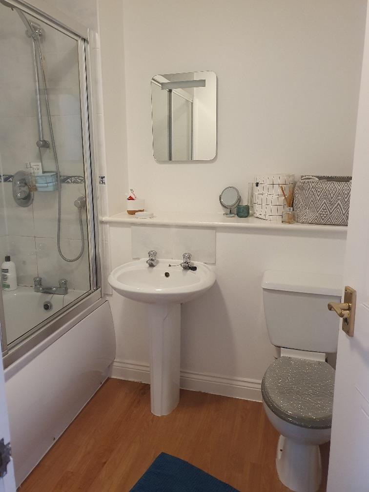 Apartment in Bradford, Baildon - More