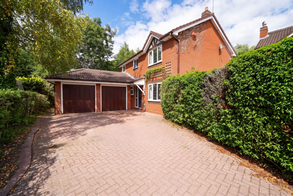 Main image of property: Hollington Way, Monkspath