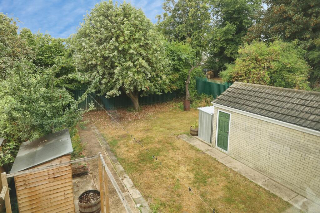 House in Doncaster, Belle Vue, Lakeside - View 4