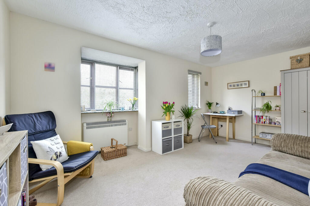 27, Osprey Close photo 2