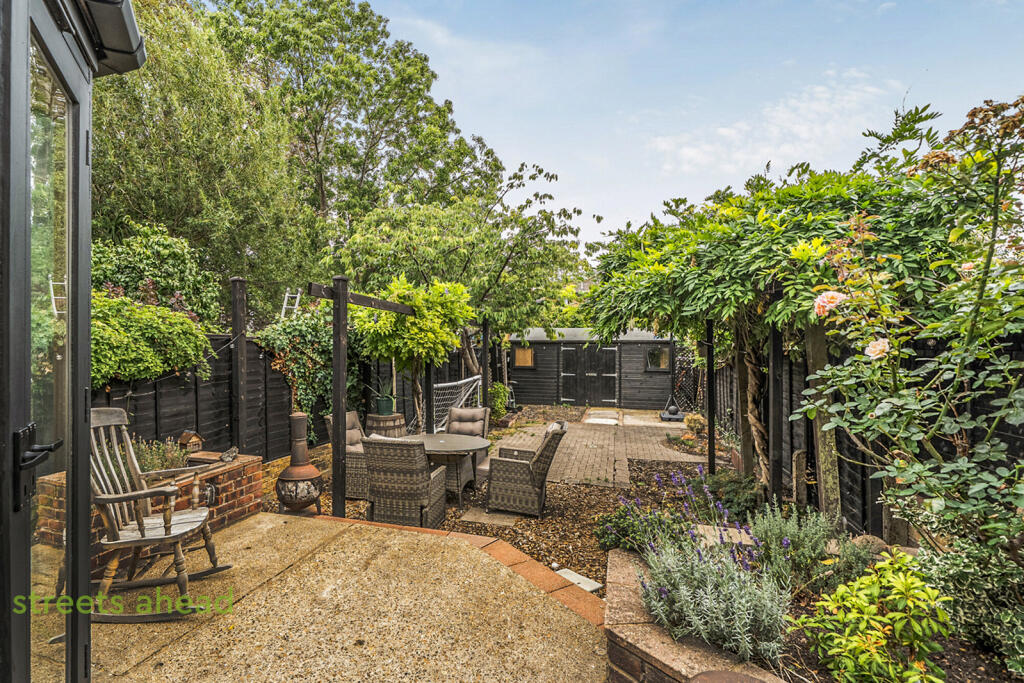 House in London - View 5