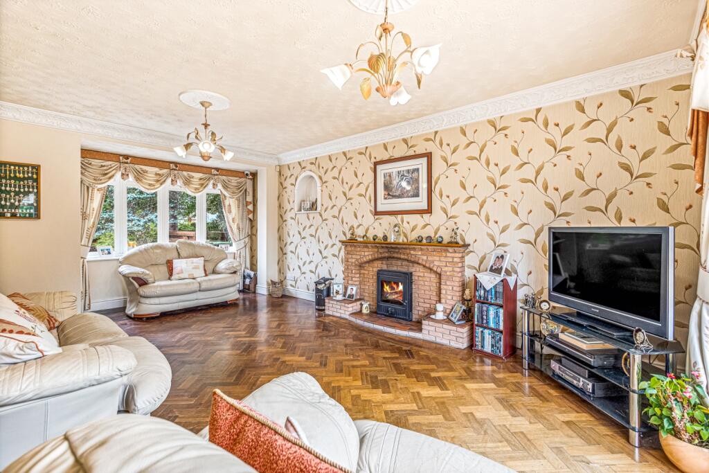 House in Nuneaton and Bedworth, St Nicolas Park - View 4