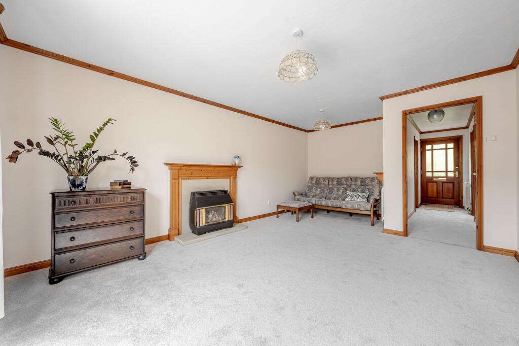 House in Harrogate, Pannal Ash - More