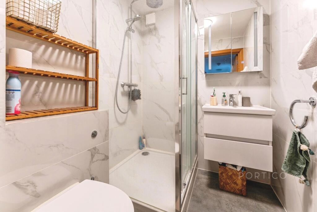 Apartment in London - More