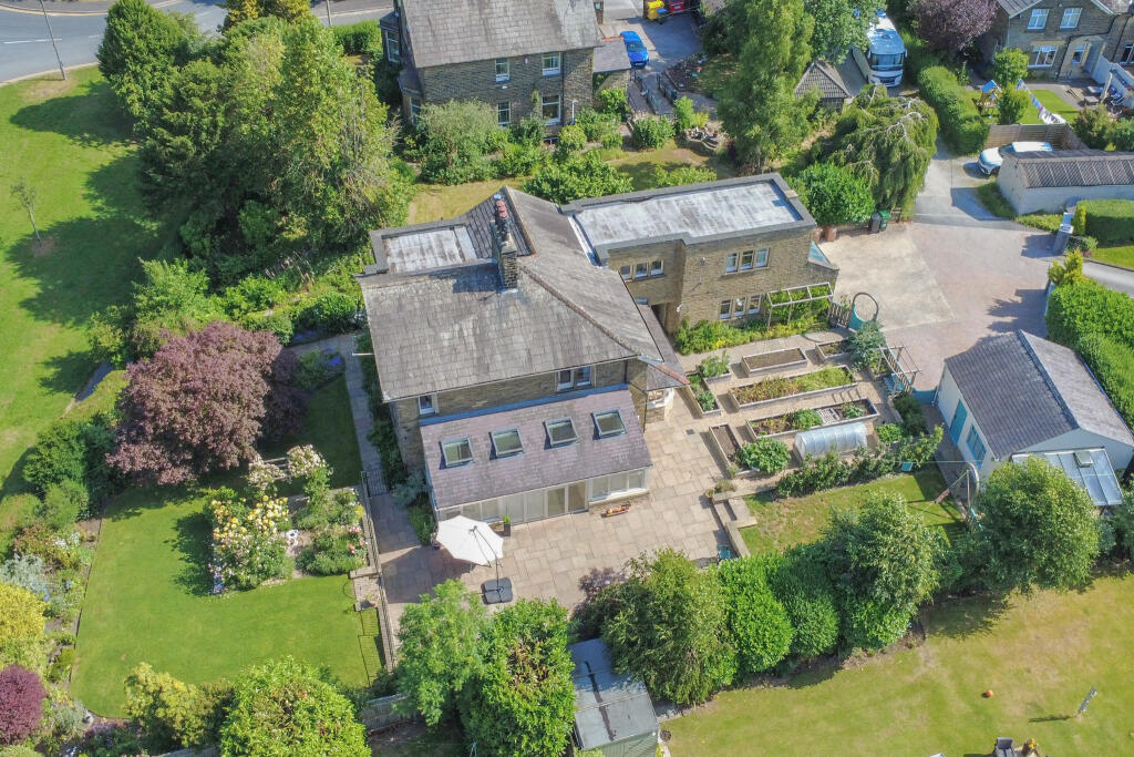 House in Bradford, Steeton with Eastburn