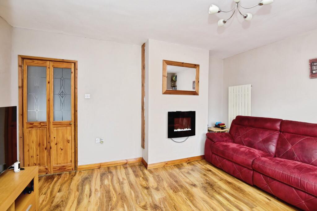 House in Stoke-on-Trent - More