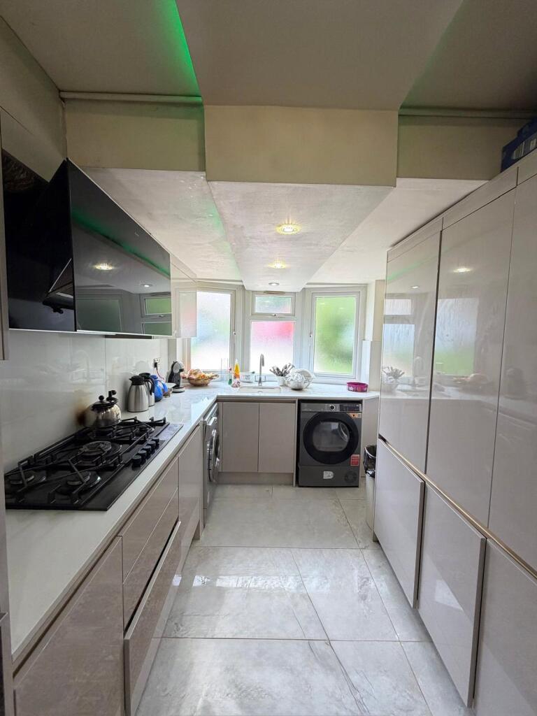 House in Birmingham, West Midlands - View 4