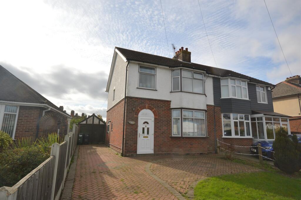 4-bed semi-detached on Coggeshall Road, Braintree, CM7, £350,000