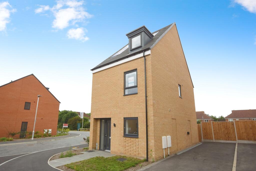 Main image of property: Ghyllgrove Close, Basildon
