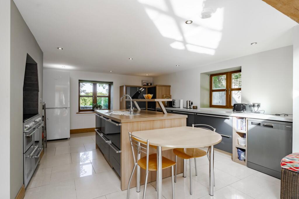 House in Broadland, Lingwood and Burlingham - More