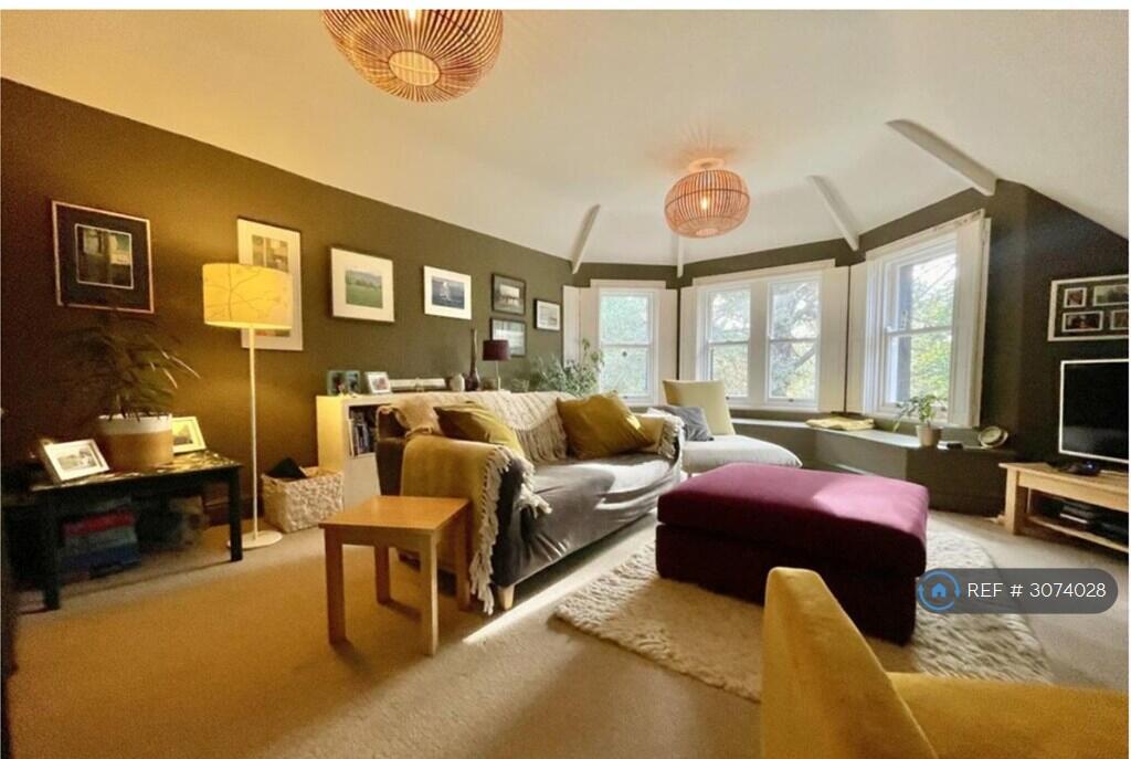 Apartment in Bournemouth, Winton - View 2