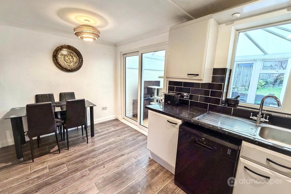 House in Nuneaton and Bedworth, Mount Pleasant - More