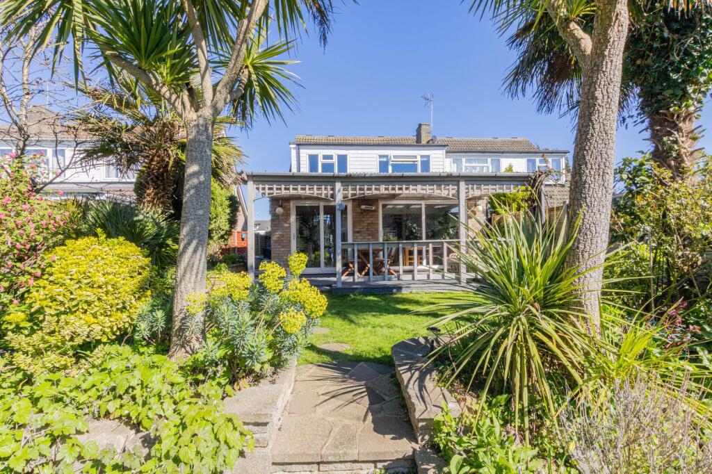 Main image of property: Greenacres, Colchester, CO4