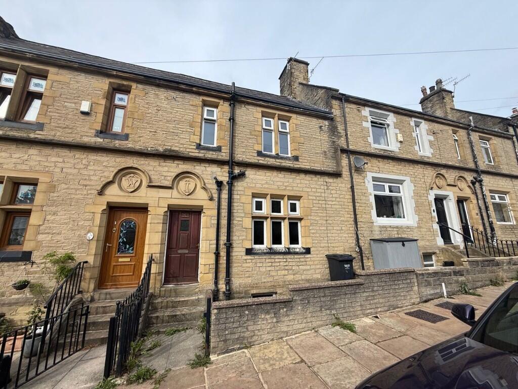 Main image of property: 22 Salisbury Place, Halifax, West Yorkshire, HX3 6ND