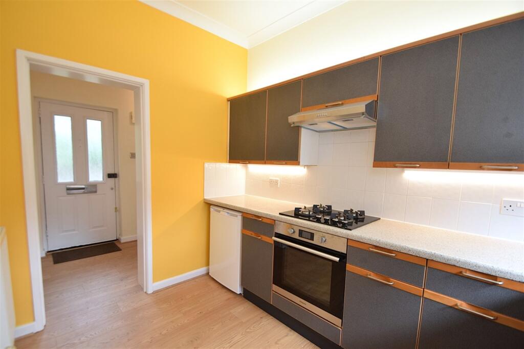 Apartment in Southampton, Bassett - More