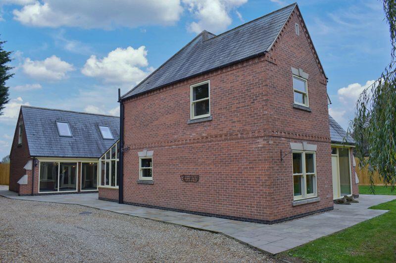 House in Newark and Sherwood, Sutton on Trent - View 4