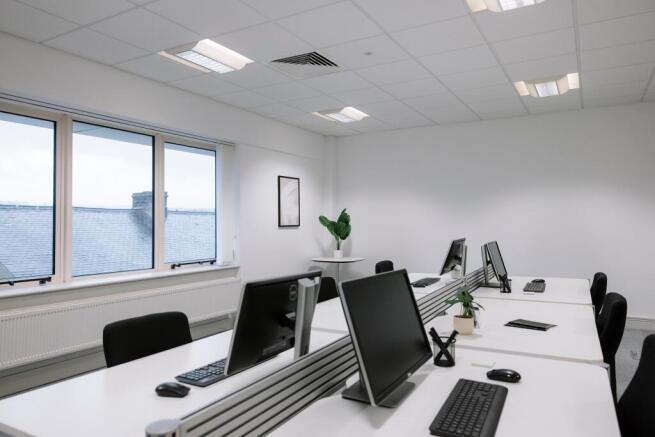 800 sqft office