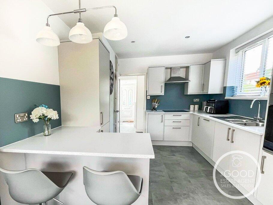 House in Cheshire East SK9 3RZ, Handforth - View 4