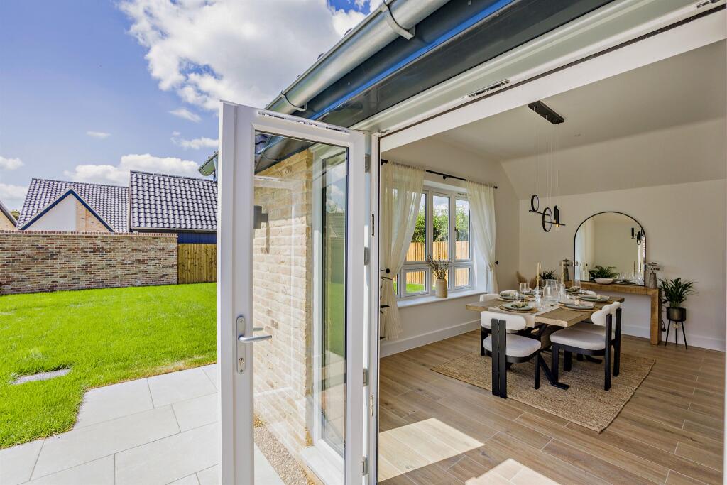 Willow Close, Bedfield, Woodbridge photo 4