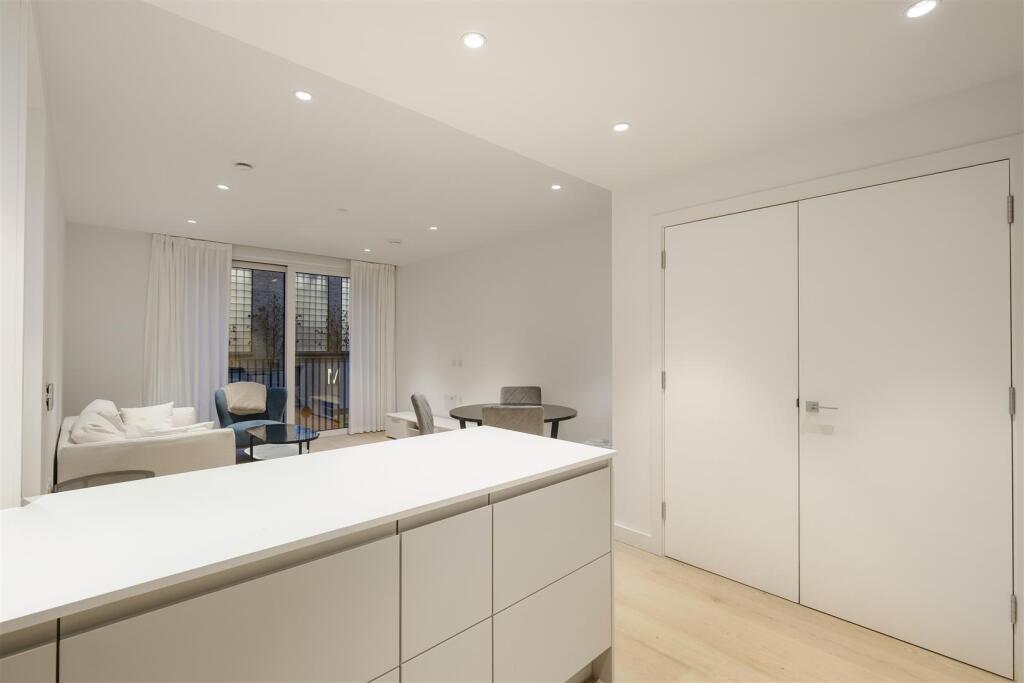 Apartment in London - View 5