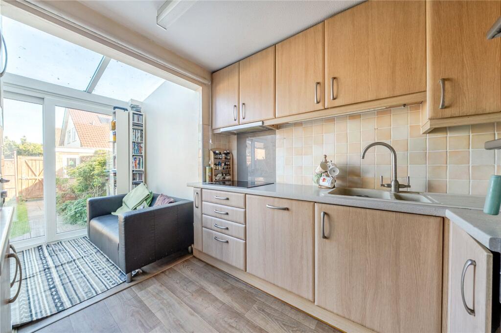 Sutton Road, Speen, Newbury - View 4