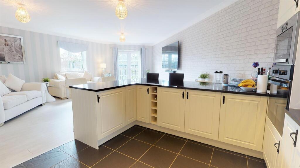 Apartment in Halifax - More