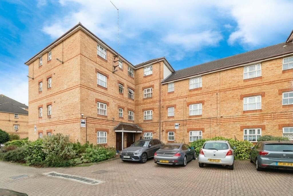 Main image of property: Flat 11 Conifer Court, Bluebell Way, Ilford, Essex, IG1 2GZ