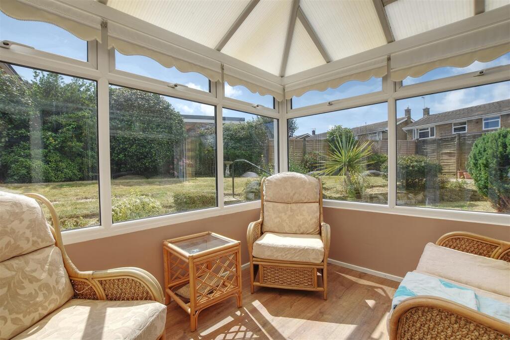 House in Bexhill-on-Sea, Pebsham - More