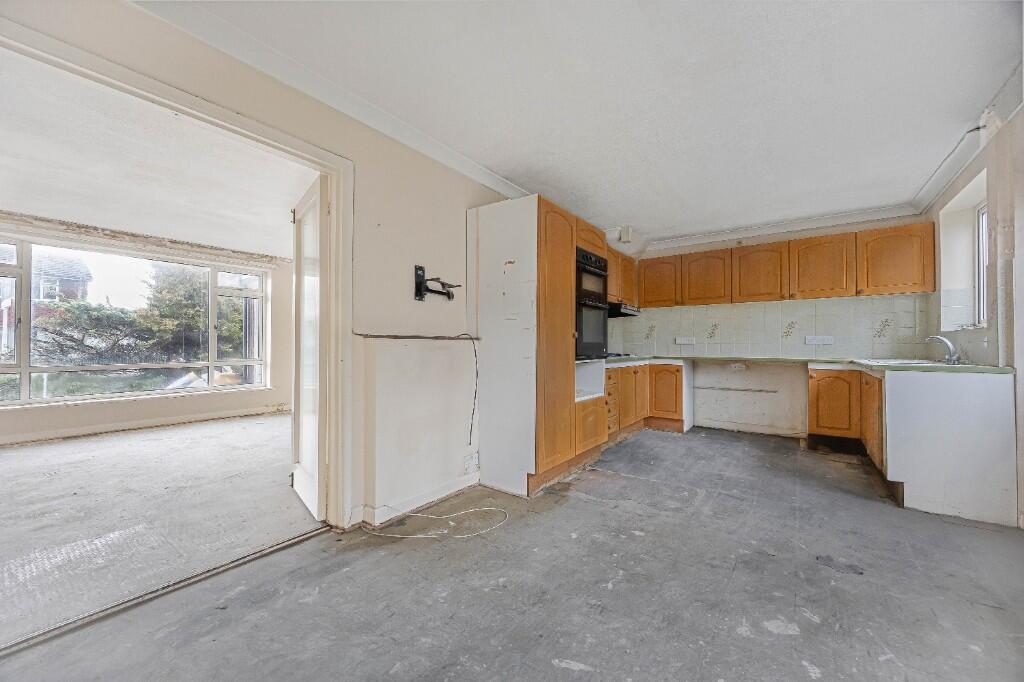 Edenham Crescent, Reading, Berkshire, RG1 photo 4