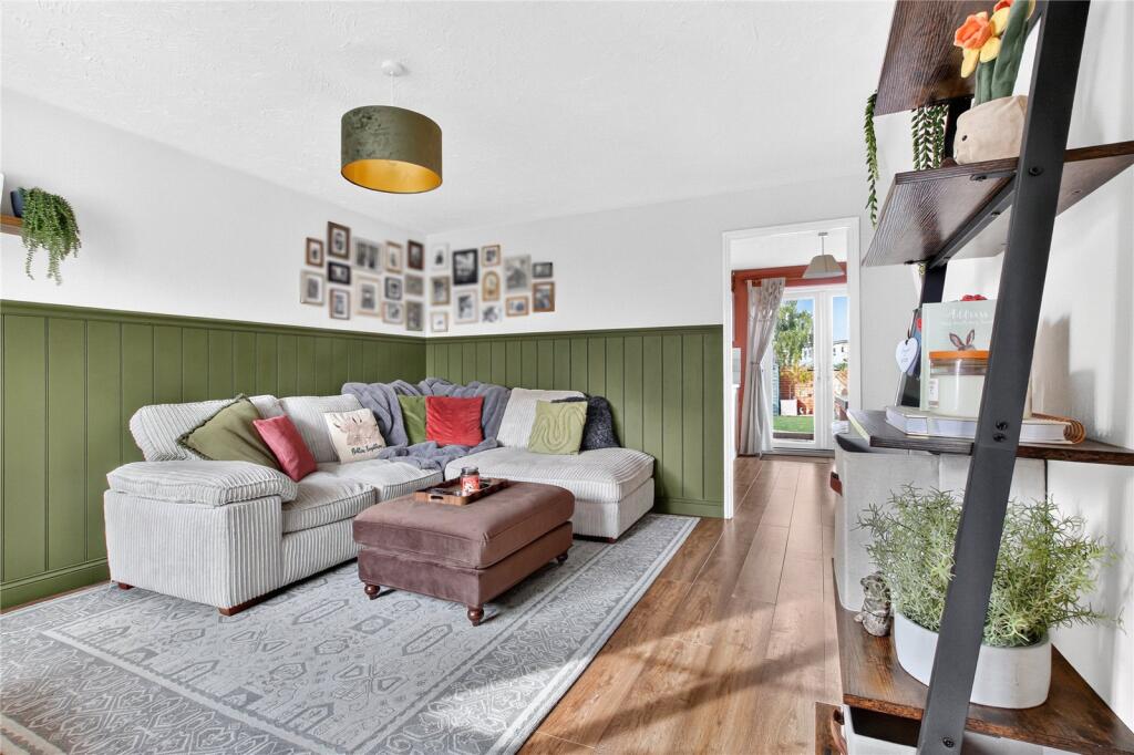 House in Bracknell, Hanworth - View 5