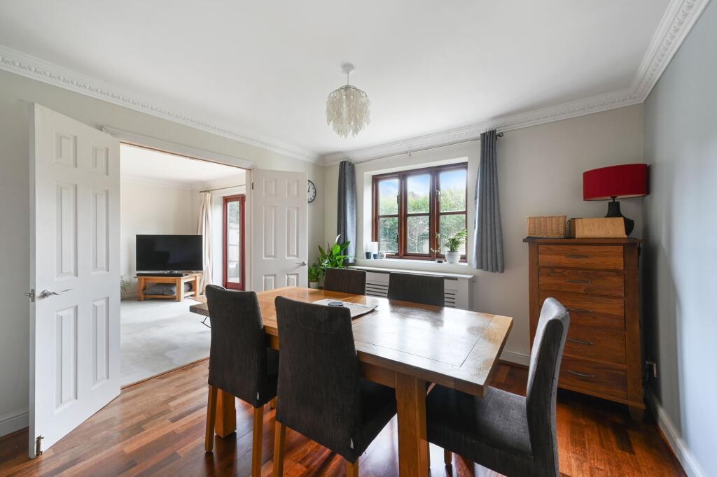 House in Reigate and Banstead, Nork - View 4