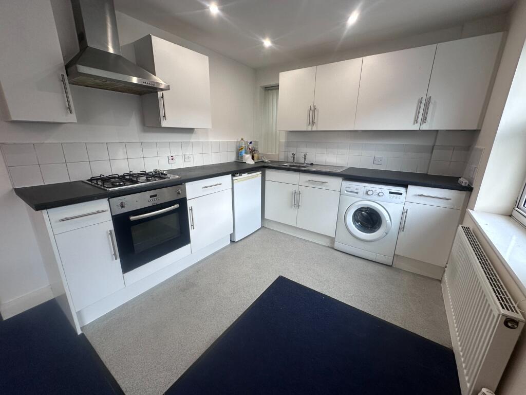 Main image of property: Carlton Road, Nottingham, NG3